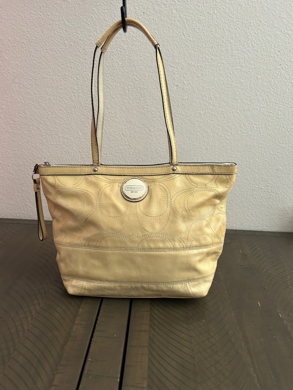 Coach Pale Yellow Signature patent leather stitch tote bag No. G1120-F15142